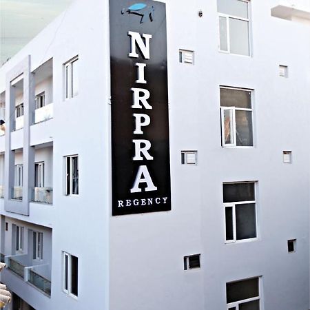 Hotel Nirpra Regency Neu-Delhi Exterior foto