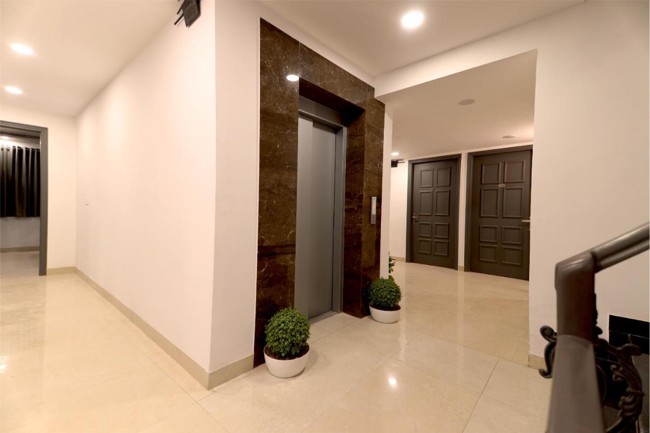 Hotel Nirpra Regency Neu-Delhi Exterior foto