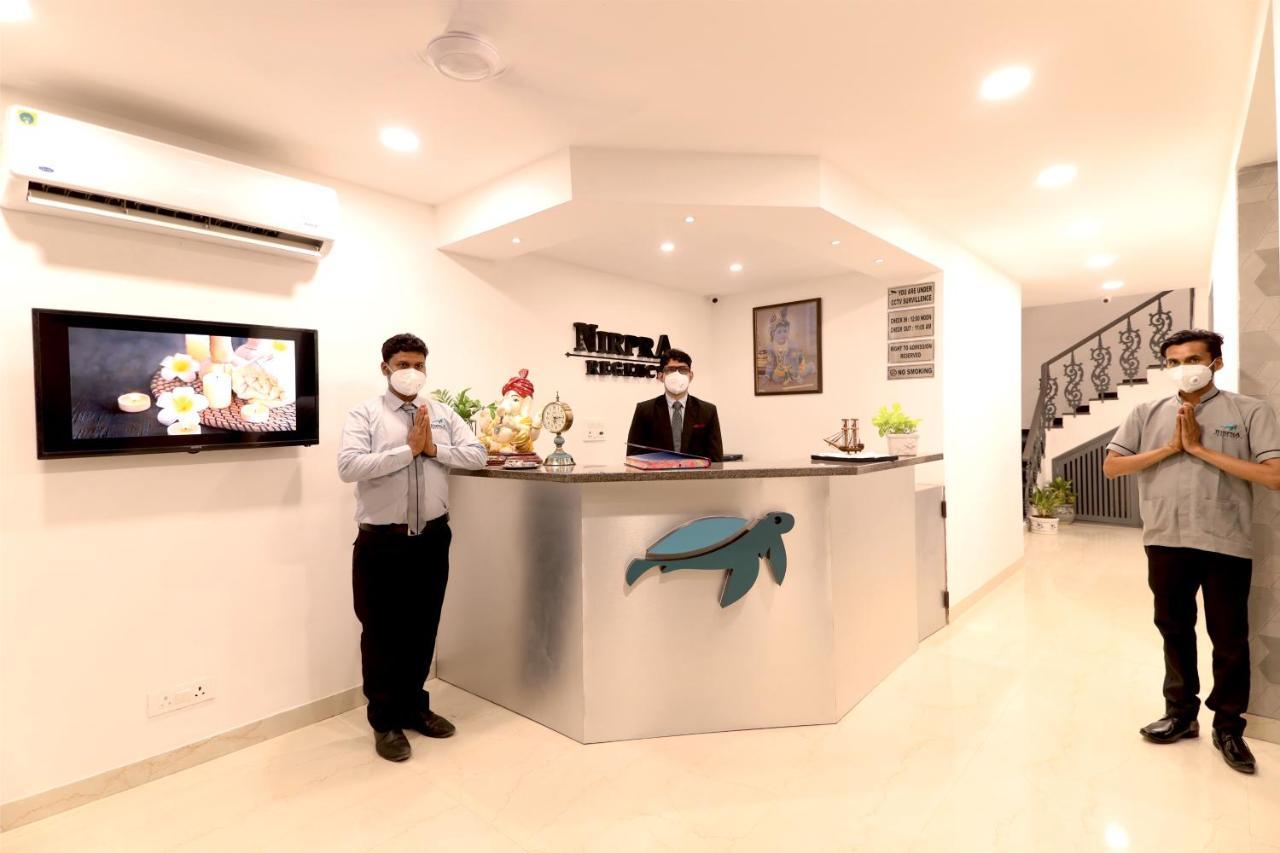 Hotel Nirpra Regency Neu-Delhi Exterior foto